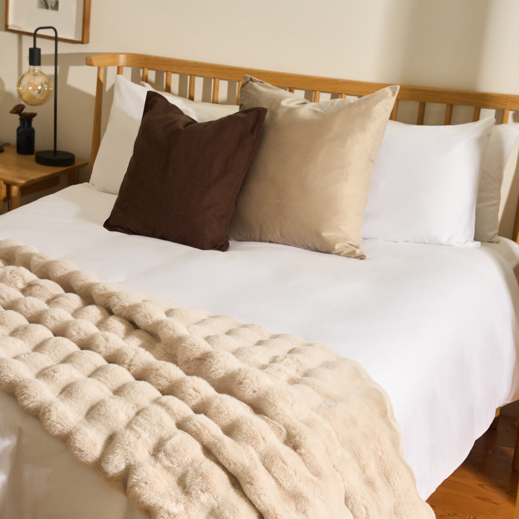 Chunky Bubble Faux Fur Blanket